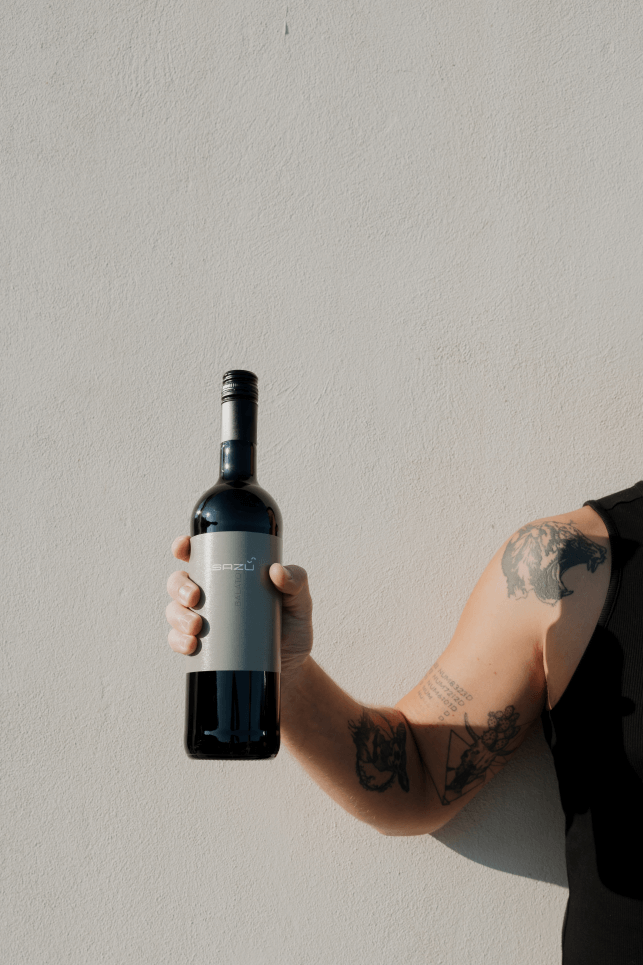 Syrah-Grenache.  Fedezd fel a Káli-medence egyedi vörösborait, melyek mélyek, tiszták és magabiztosak.